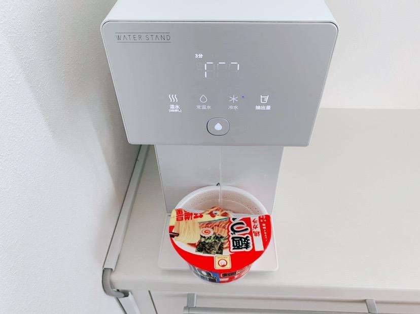 ウォータースタンド 温水に関する注意点:カップ麺に温水が抽出される画像